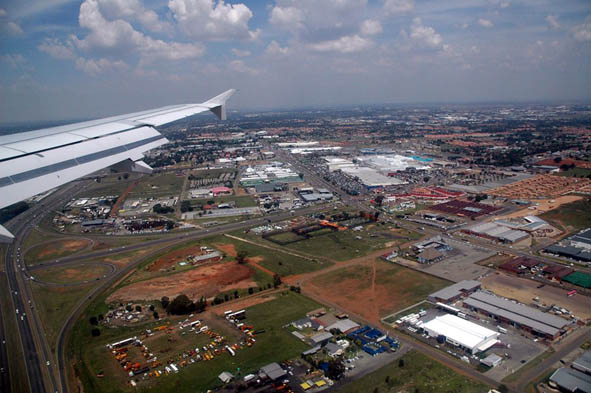 9. feladat. A repülőtér környéke Johannesburg határában (Dél-Afrika, Trócsányi A. felvétele)